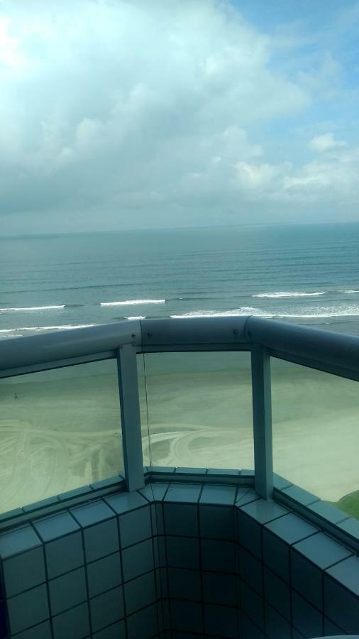 Belo Apartamento Com Vistas Para O Mar - Pe Na Areia - Churrasqueira Na Varanda Praia Grande  Luaran gambar